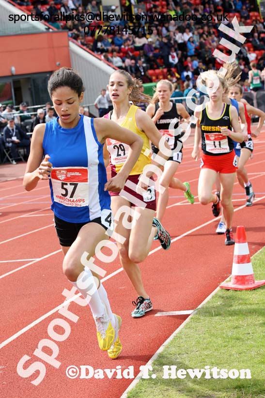 Junior girls 800 metres, English Schools Track and Field. Photo: David T. Hewitson/Sports for All Pics